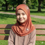 H480 1PC SMALL IRIDESCENT STONE AND PEARL AL AMIRA HIJAB