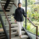 T10184 BLACK LONG SLEEVE TOP WITH TIE STRING